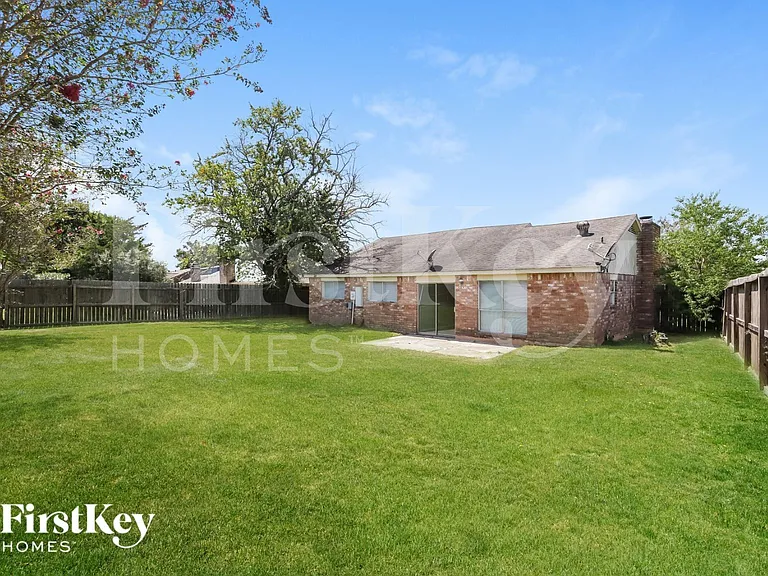 13361 Lake Breeze Ln — Photo 14