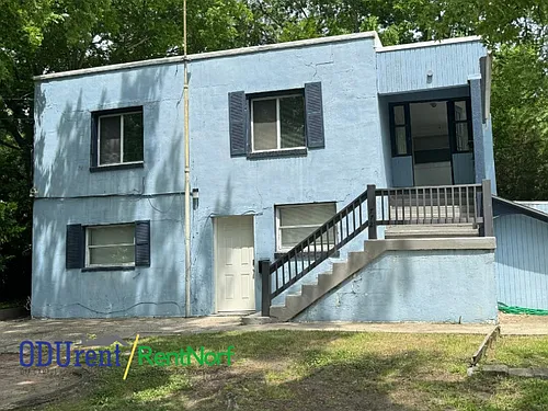 772 50th St #A Photo 1