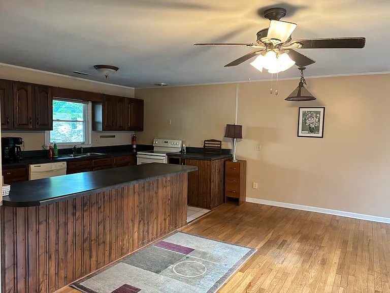112 Owenby Ln — Photo 4