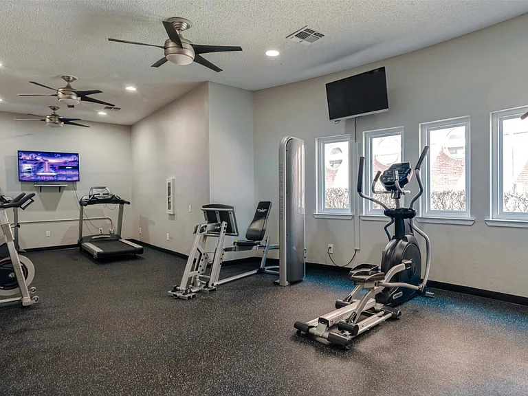 Vanderbilt Properties — Photo 17