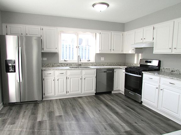 2nd image of 2415 Great Oak Dr