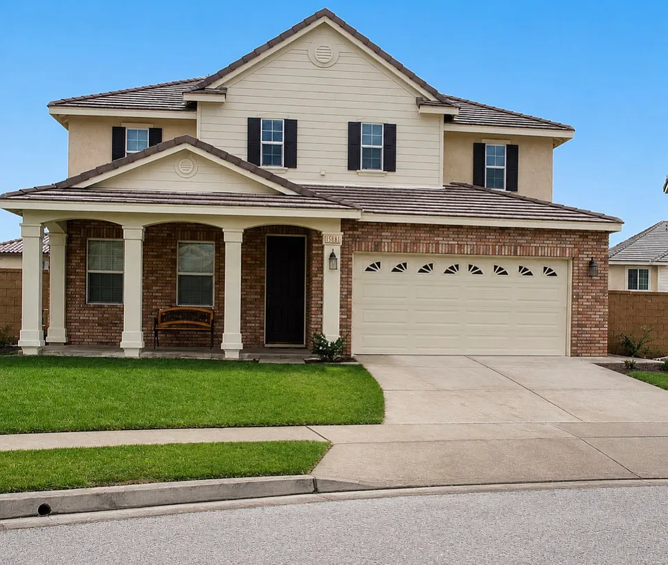 4 bed, 2492 sqft, $4,450 — Photo 1