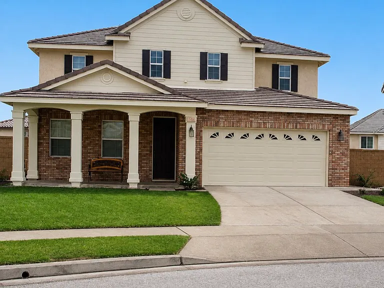 15881 Snowy Peak Ln — Photo 1