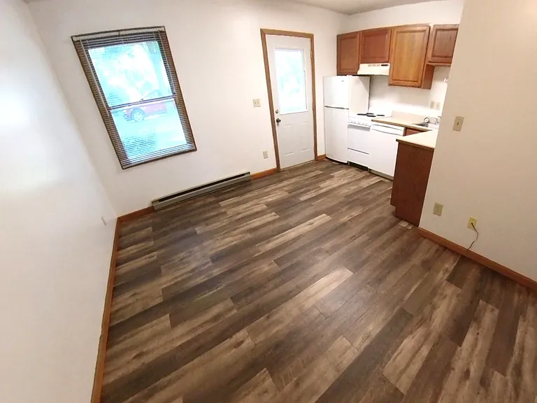 2004 E 7th St #B — Photo 4