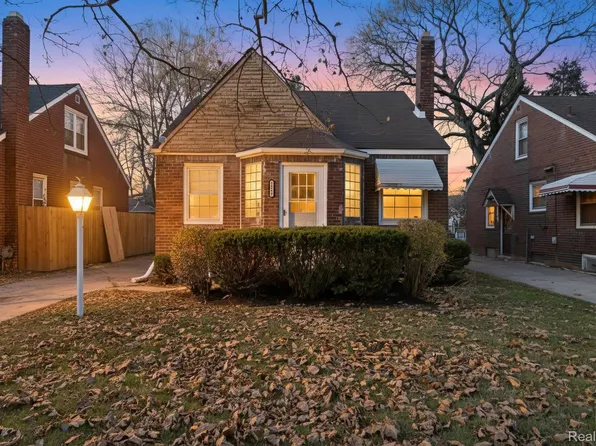 11285 Lakepointe St, Detroit, MI 48224