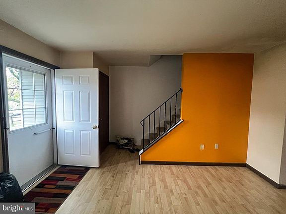 4th image of 1776 Acorn Dr