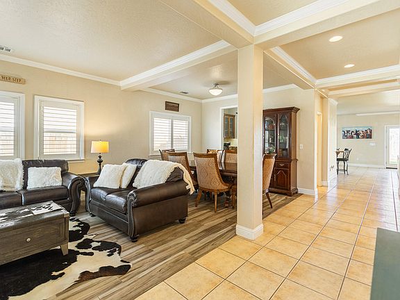 4th image of 3428 E Grove