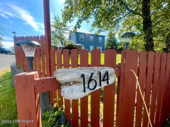 1614 Lynden Way, Kodiak, AK 99615