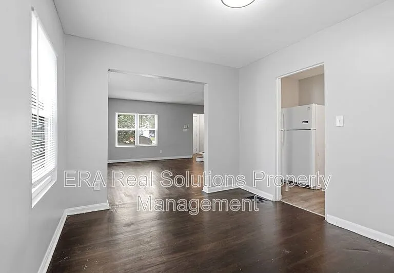 2920 Ruhl Ave — Photo 10