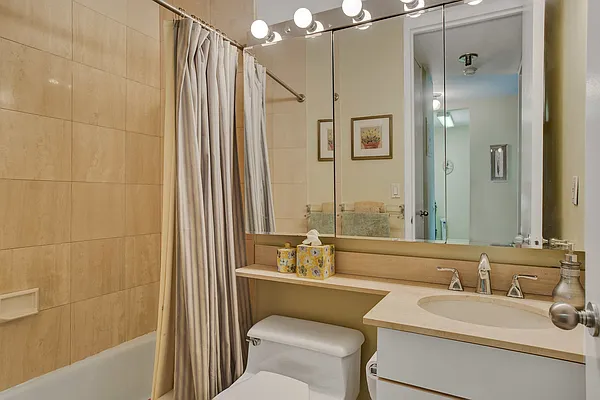 Rented by Douglas Elliman | media 16