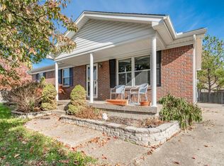 4717 Ridgeway Ct, Louisville, KY 40229