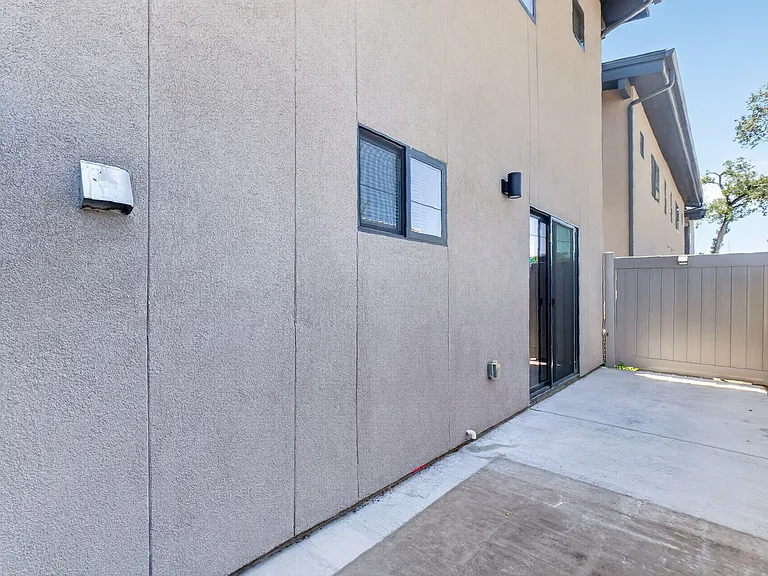 720 N Walnut St #14 — Photo 10