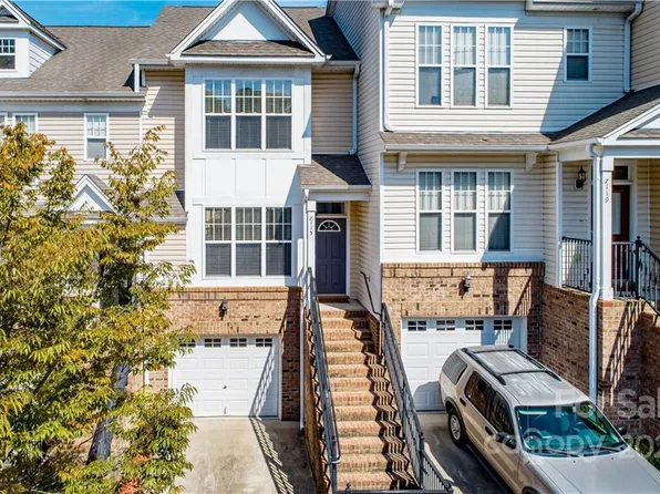 7115 Founders Club Ct, Charlotte, NC 28269