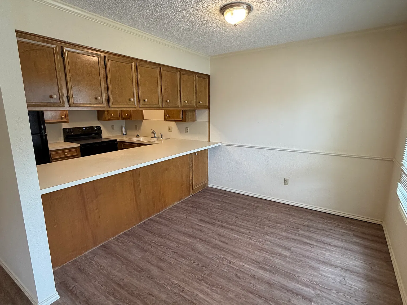 2 bed, 1050 sqft, $1,000 — Photo 4