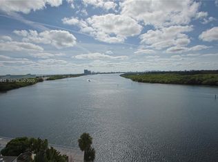 500 Bayview Dr APT 928, Sunny Isles Beach, FL 33160