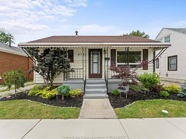 2163 Wellesley Ave, Windsor, ON N8W 2E8