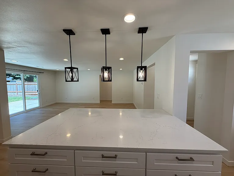 721 Iva Ln NE — Photo 12