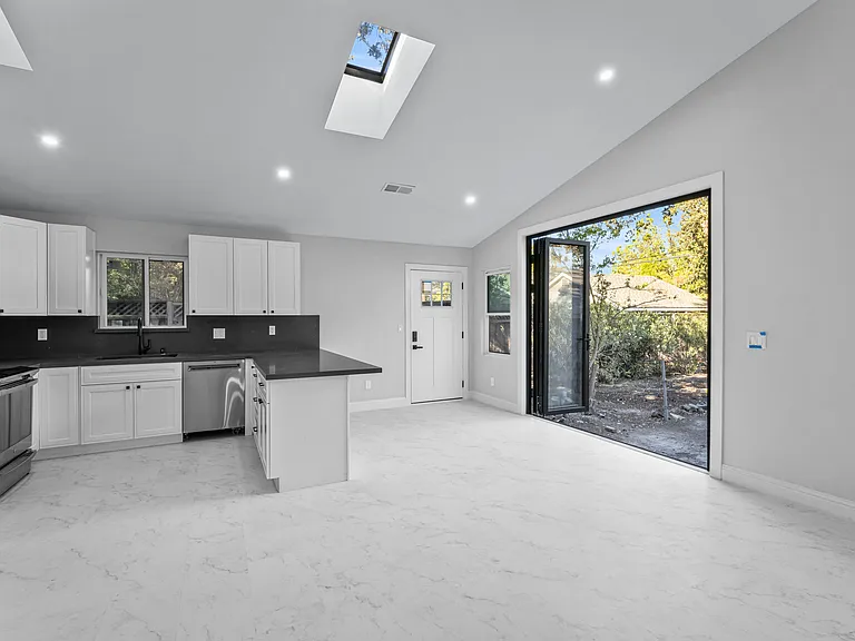1217 Mountain View Blvd #A — Photo 21