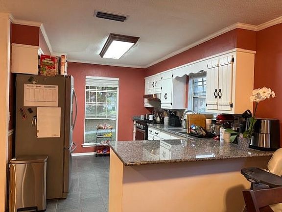 4th image of 7531 Branchwood Dr