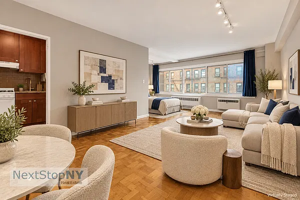 Living room, photo 2