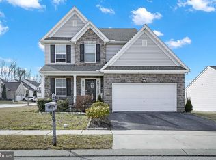 777 Cougar Pointe Cir, Seven Valleys, PA 17360
