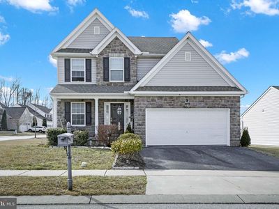 777 Cougar Pointe Cir, Seven Valleys, PA, 17360