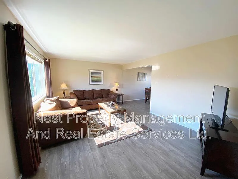 3 bed, 1.0 bath, $1,995 — Photo 3