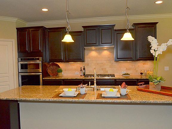 4th image of 3915 Red Alder Way