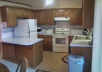 4th image of 633 S Highland Dr