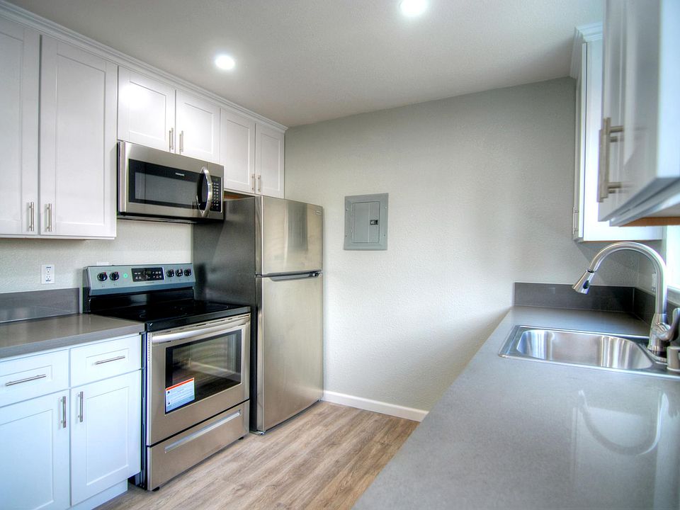 1st image of 505 Columbia Ave APT 1