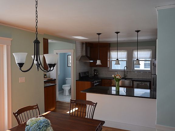 5th image of 20 Dartmouth Ave