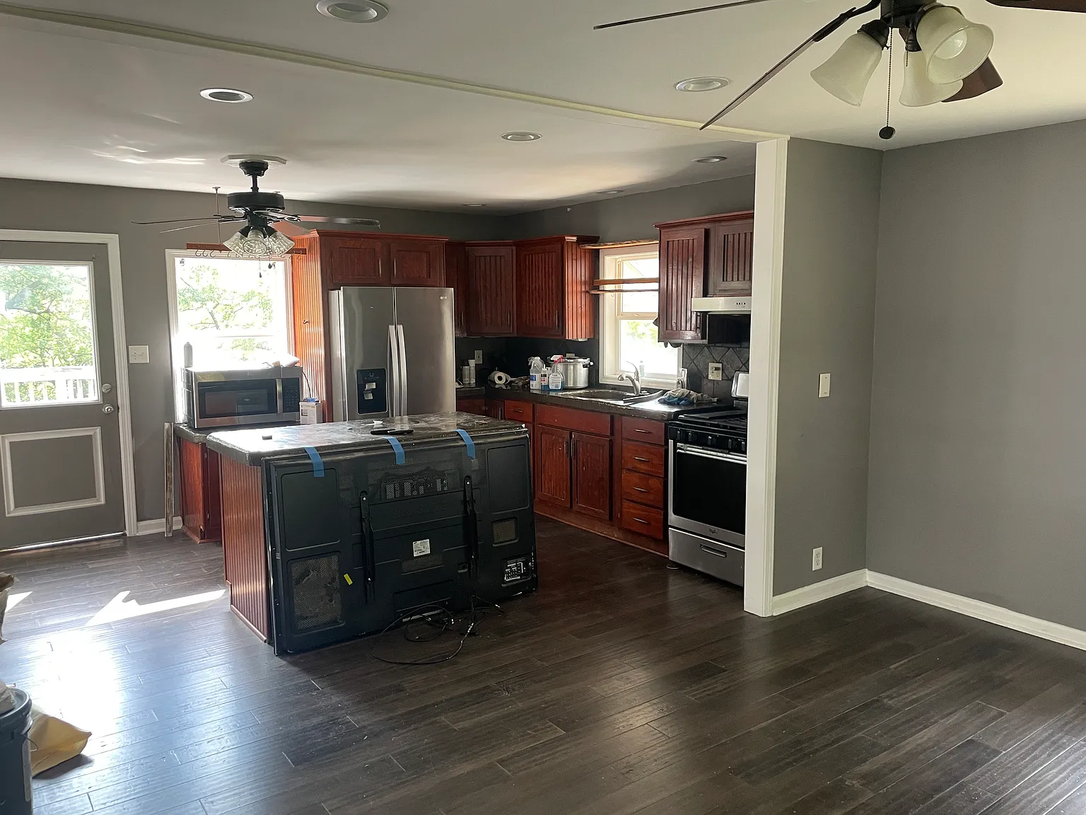3 bed, 1400 sqft, $2,000 — Photo 2