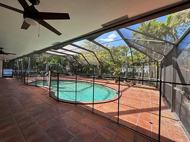 3 bed, 2.0 bath, 1854 sqft, $5,550 — Photo 4