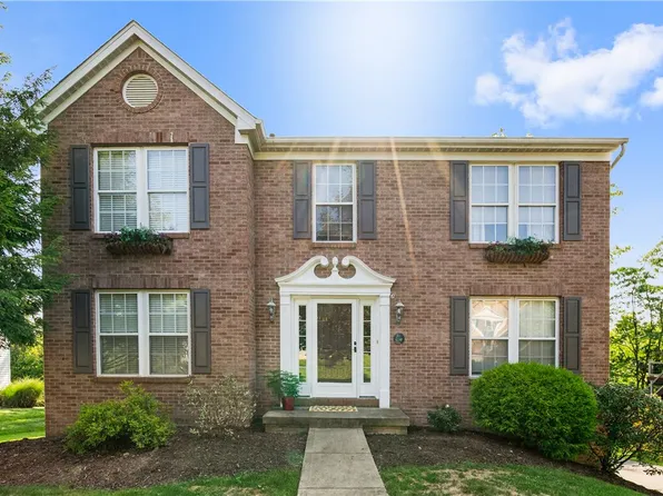 7015 Highland Creek Dr, Bridgeville, PA 15017