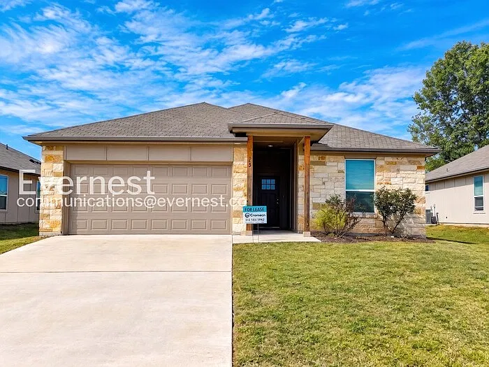 4 bed, 2.0 bath, 1639 sqft, $2,095 — Photo 2