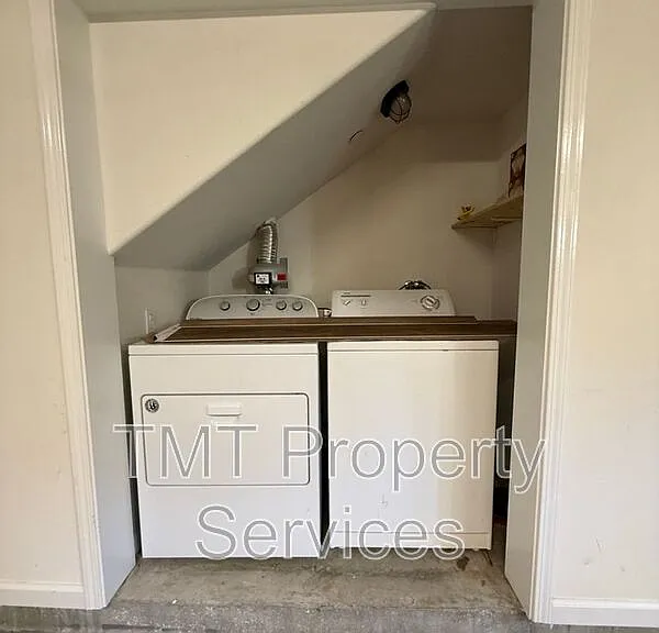 242 Lucas Ln — Photo 18
