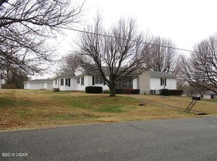 609 E 22nd St, Baxter Springs, KS 66713