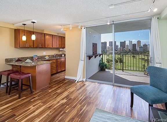 Light-filled open spaces are ready for you to move-in!