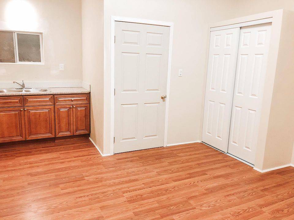 1st image of 120 E Badillo St