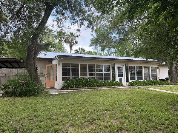 150 S Valencia Dr #3, Bayview, TX 78566