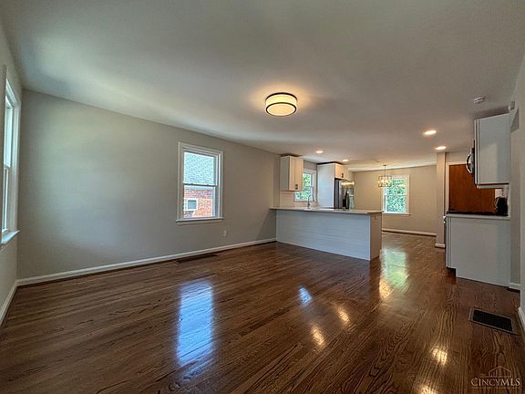 4th image of 6721 Bramble Ave