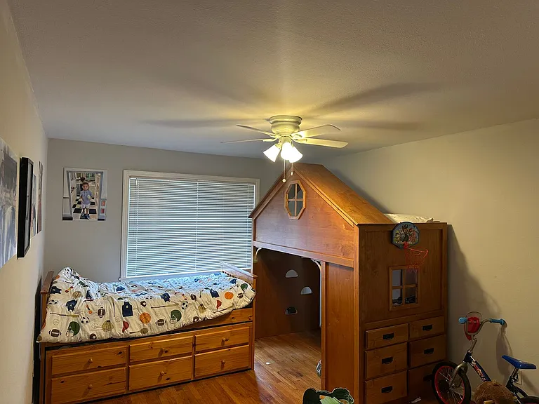 1624 Bonnie Brae — Photo 12