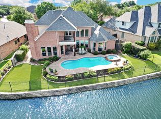 946 Laguna Dr, Coppell, TX 75019
