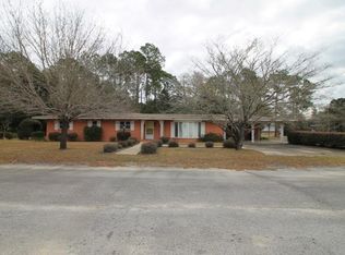 701 Smallee St, Alma, GA 31510