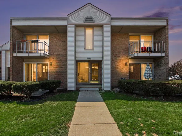 1611 Cass Lake Rd Unit C, Keego Harbor, MI 48320