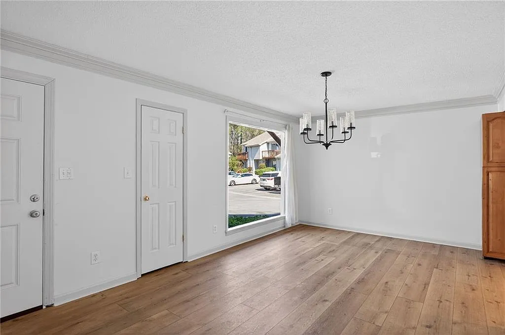 3 bed, 3.5 bath, 1812 sqft, $2,000 — Photo 4