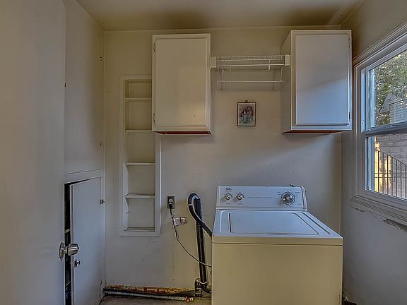 4th image of 1436 W Elmwood Ave