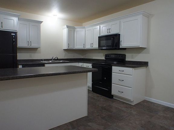 2nd image of 3820 Forest Dr APT 15