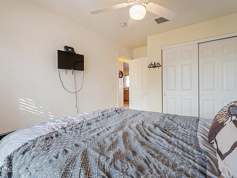 1105 N Cota Ln — Photo 25