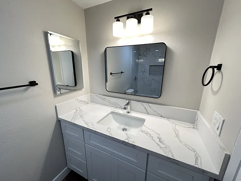 560 E Erna Ave — Photo 12